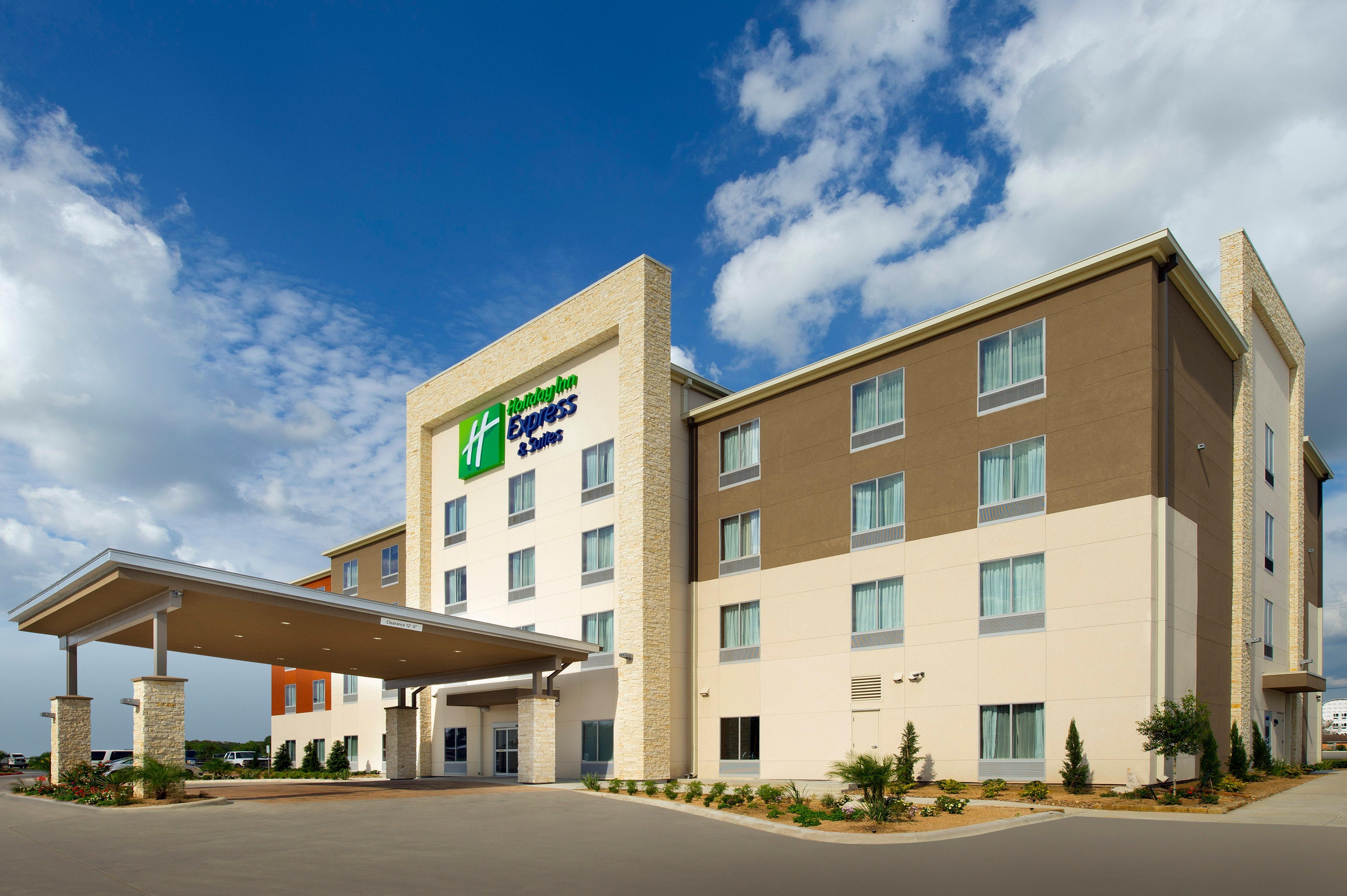 Holiday Inn Express & Suites Bay City By Ihg Екстериор снимка